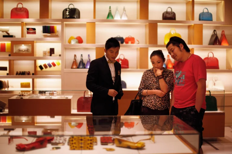 How to Budget for Luxury Purchases Without Financial Stress
